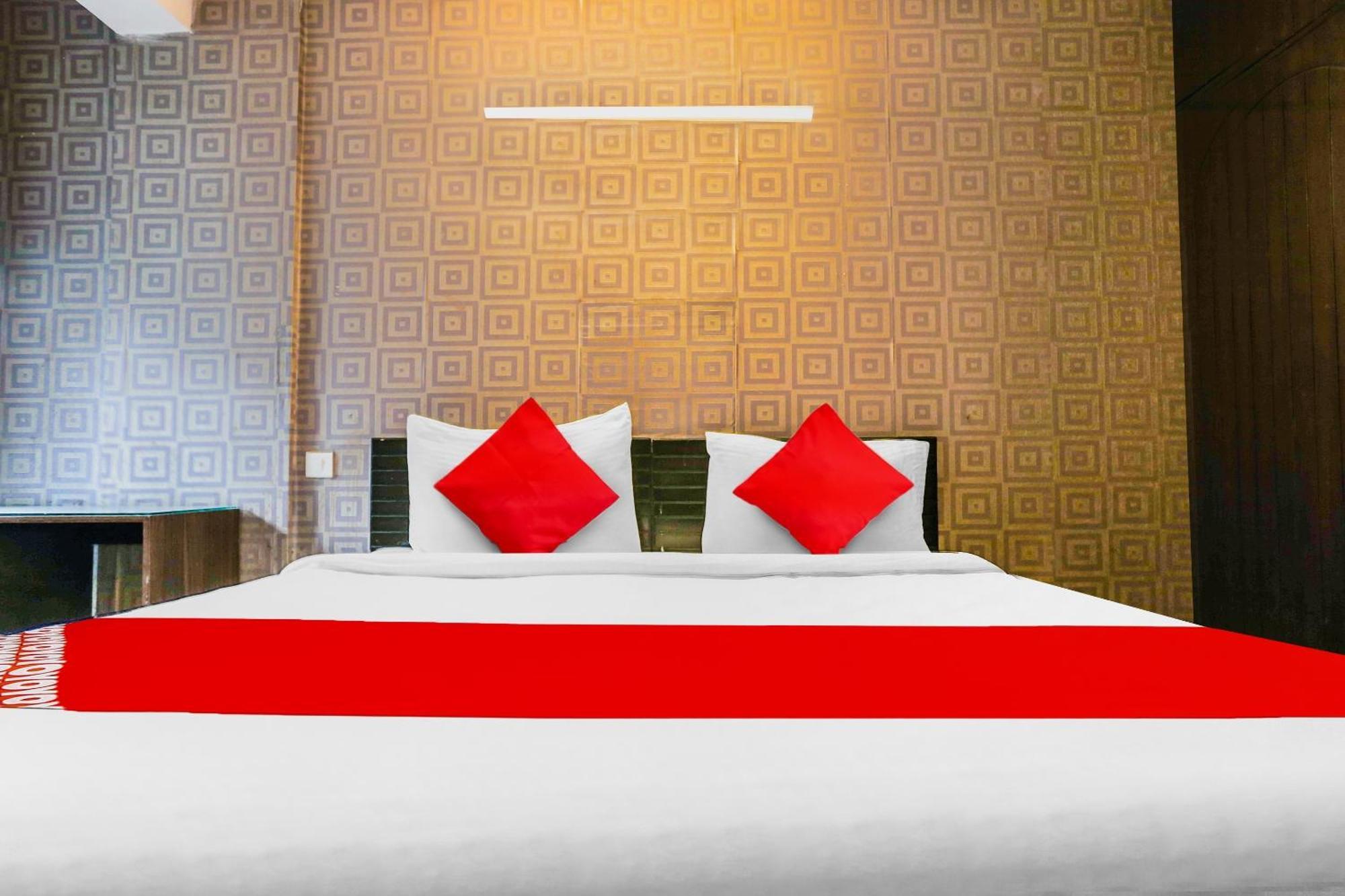 Hotel O Royal Galaxy New Delhi Bagian luar foto