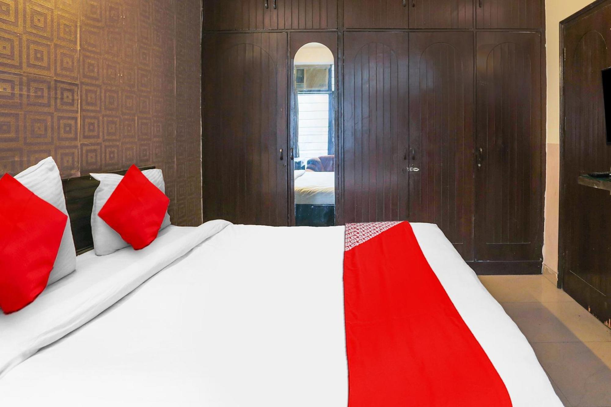 Hotel O Royal Galaxy New Delhi Bagian luar foto