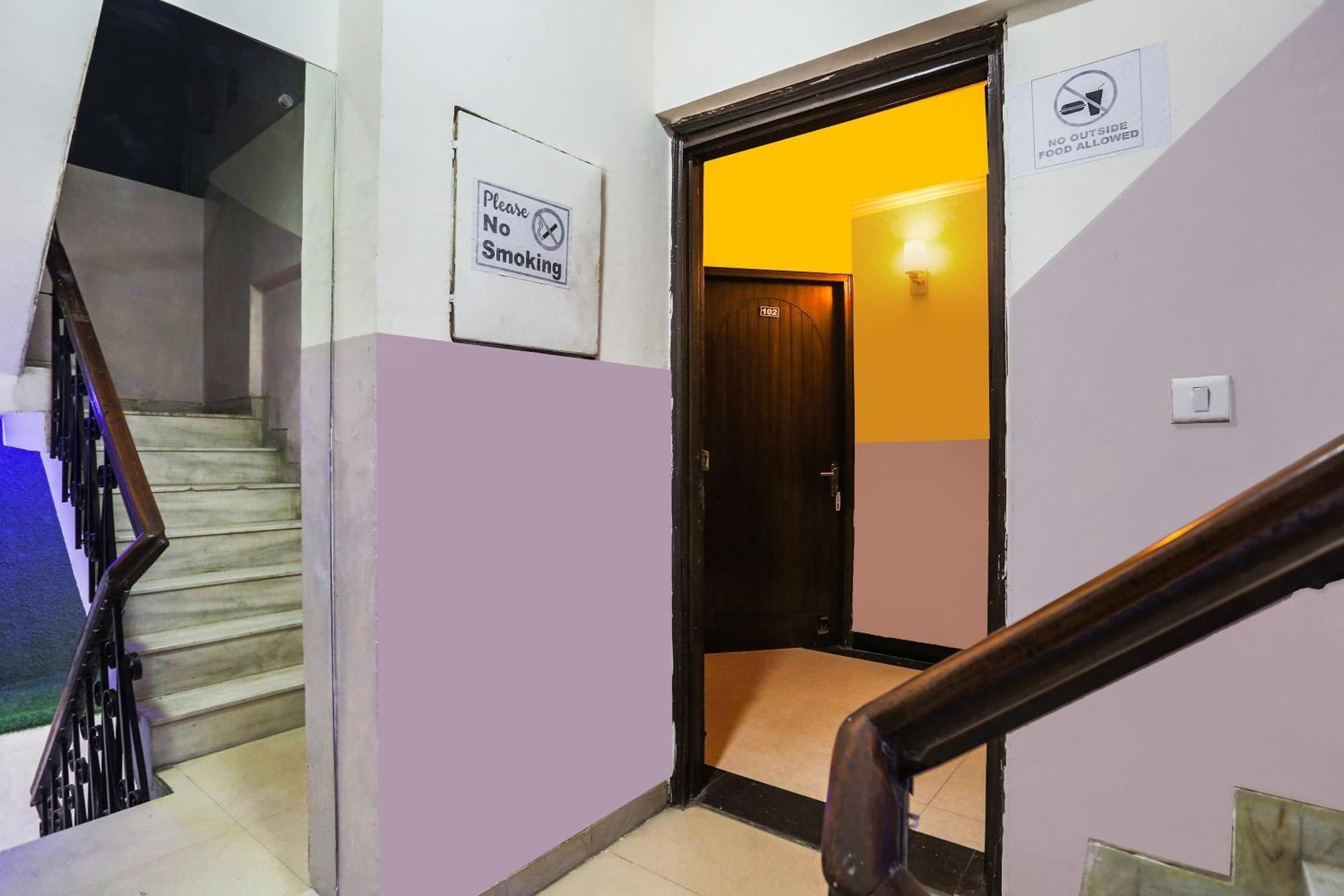 Hotel O Royal Galaxy New Delhi Bagian luar foto