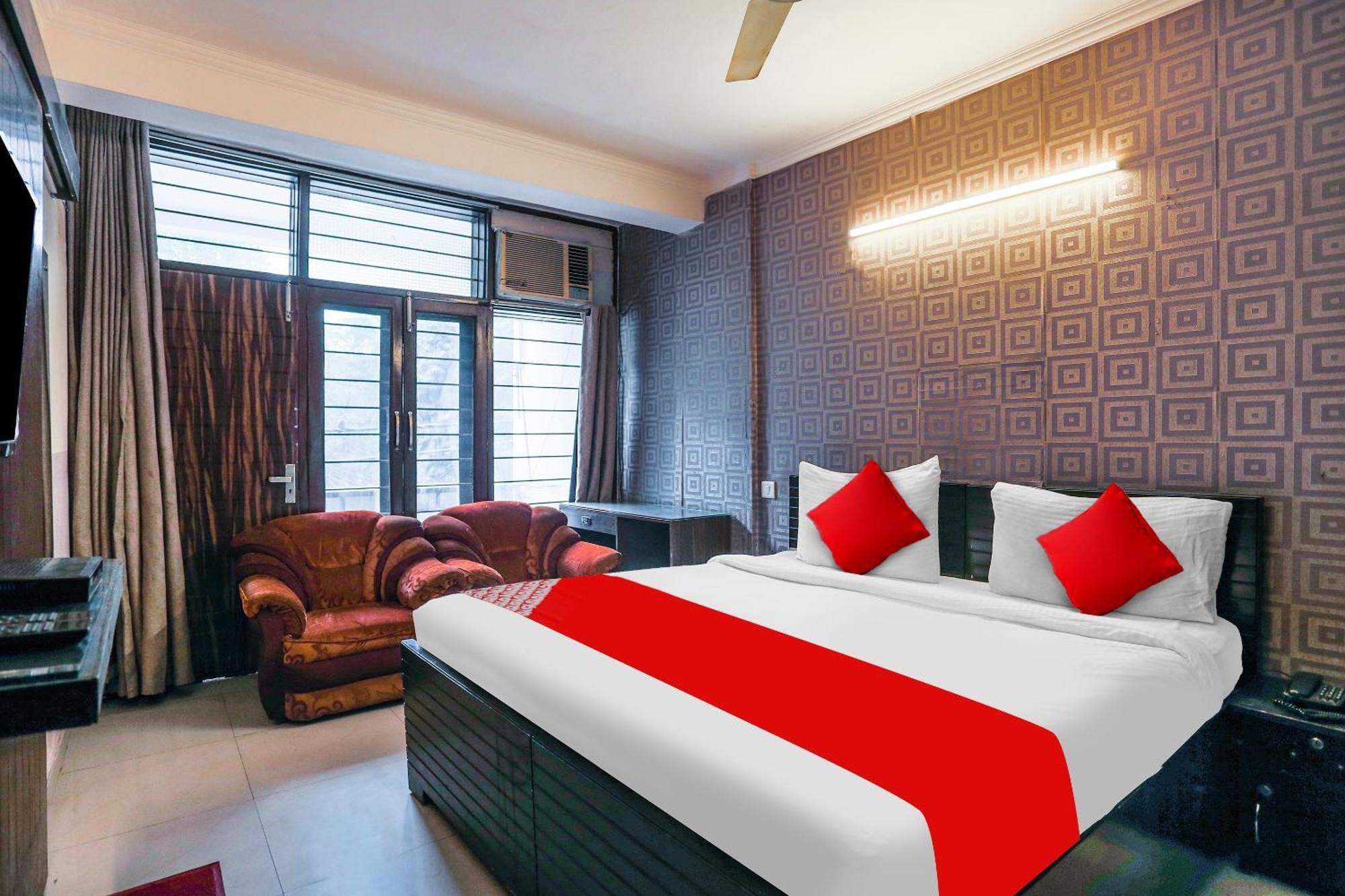 Hotel O Royal Galaxy New Delhi Bagian luar foto