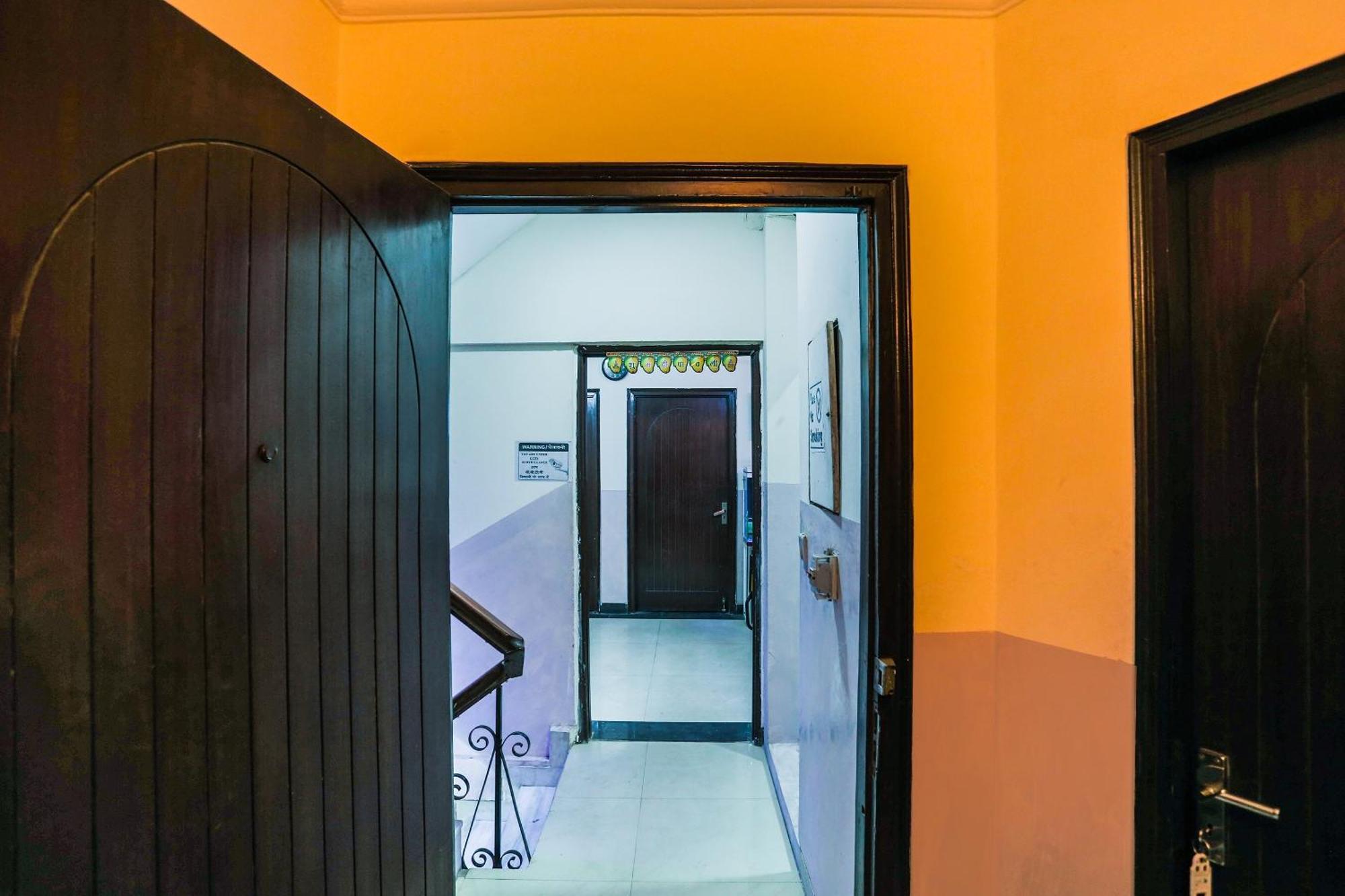 Hotel O Royal Galaxy New Delhi Bagian luar foto