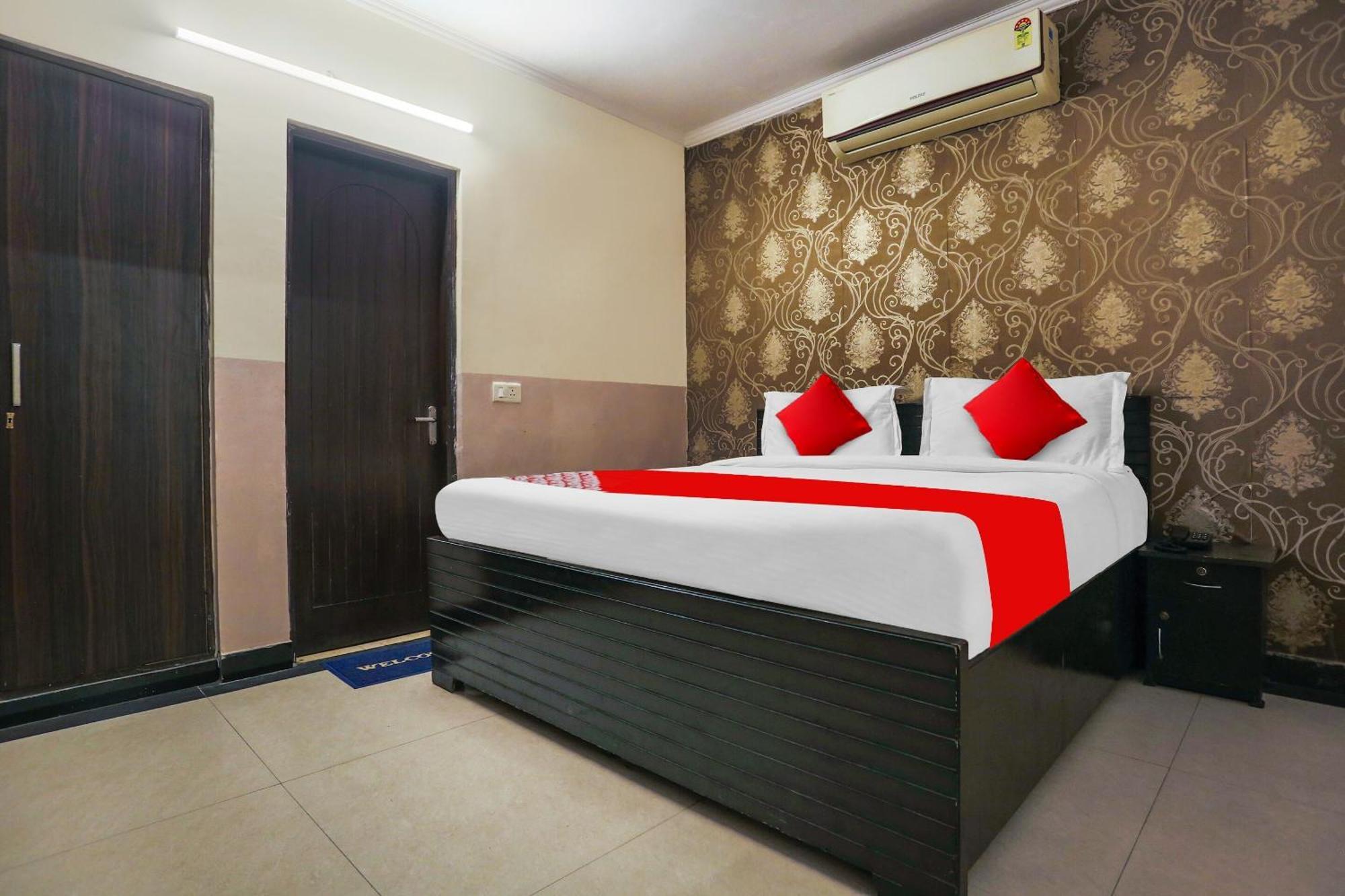 Hotel O Royal Galaxy New Delhi Bagian luar foto