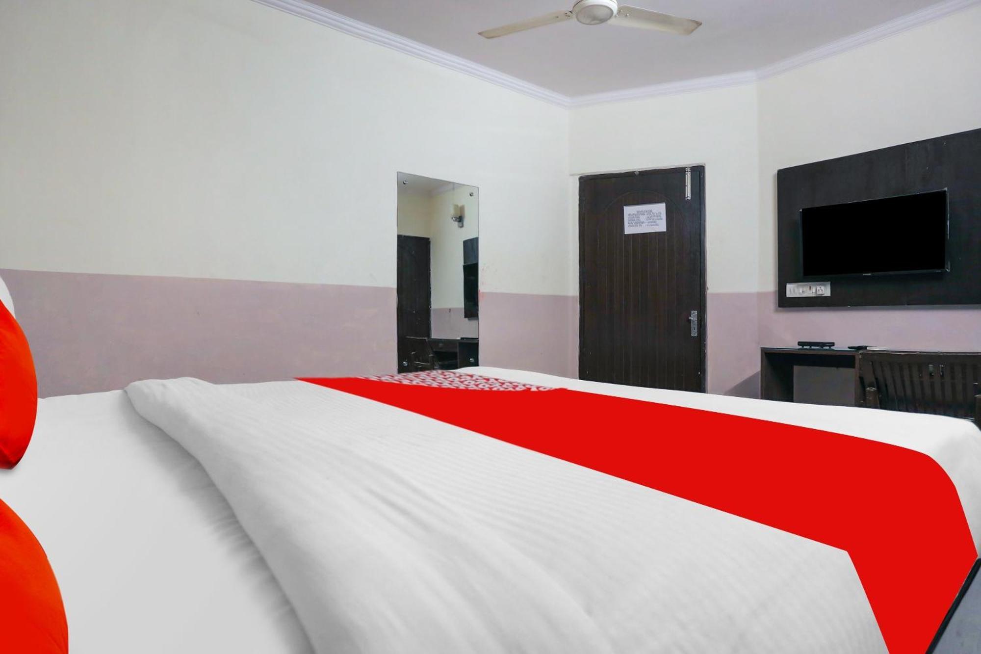 Hotel O Royal Galaxy New Delhi Bagian luar foto